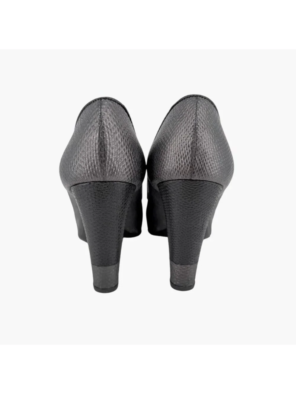 Chanel Textured Gray CC Logo Cap Toe Platform Pumps Heels Size 37.5 US 6.5–7
